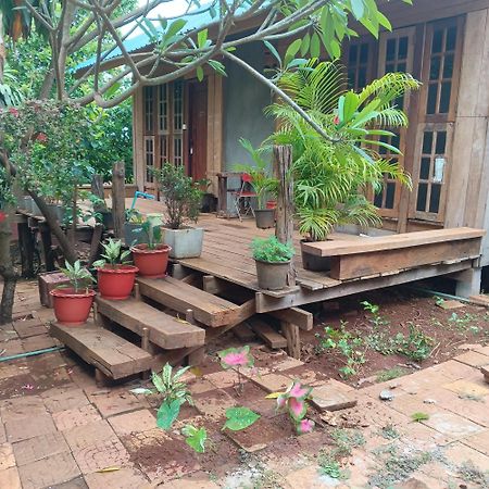 Ferienwohnung Familyhouse & Trekking Banlung Exterior foto